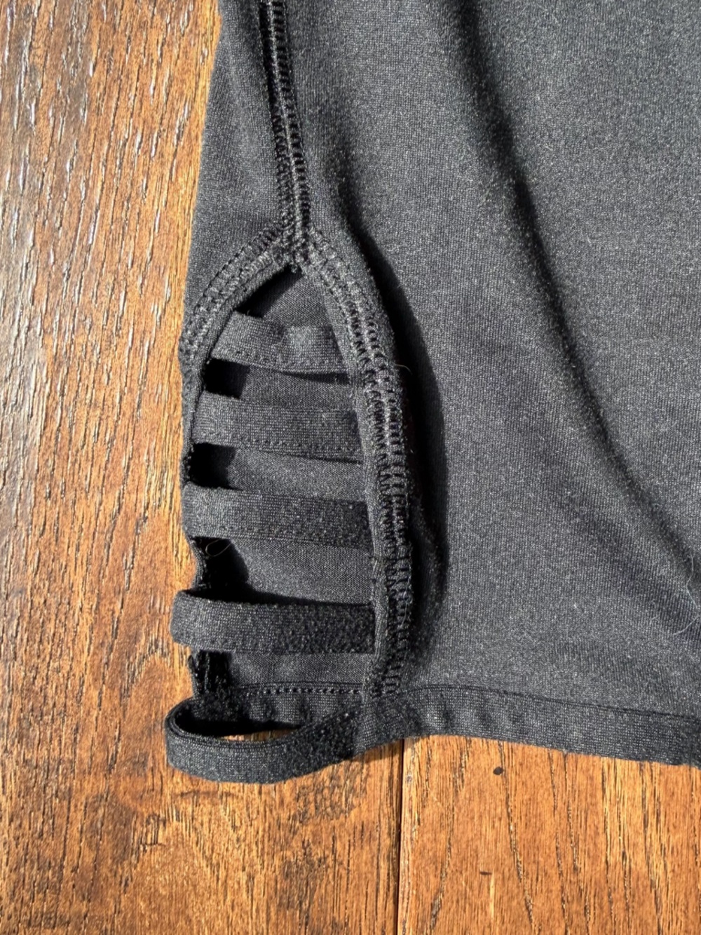 SO Active Black Cropped Leggings with Strappy Lattice Detail Size 8 - Picture 4 of 5
